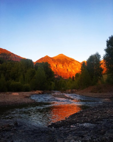 telluride at sunset © Holly Troy 2020