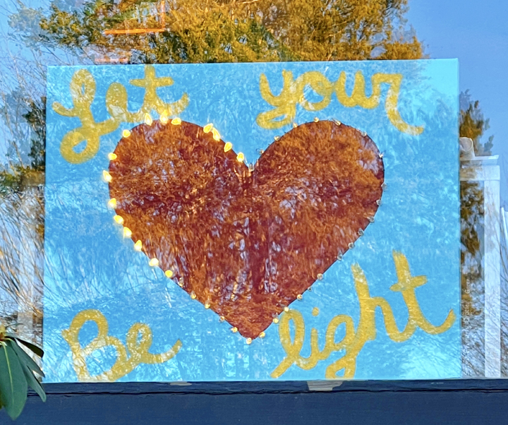 heart b © Holly Troy 12.22