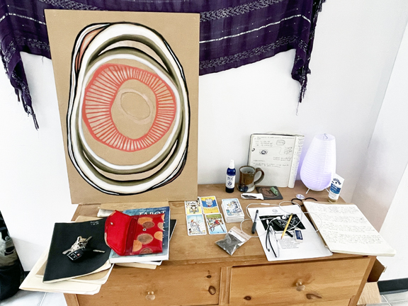 waiting b © Holly Troy 2023